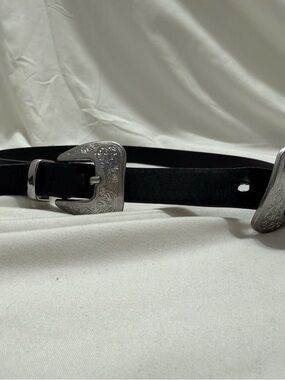 Source Unknown Black Western Belt with Silver Engraved Buckle